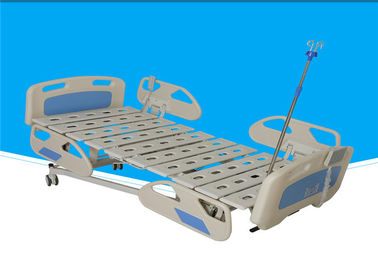 Elastyczne mobilne łóżko szpitalne, łóżko pacjenta Icu 0 - 75 ° z bocznymi poręczami ABS
