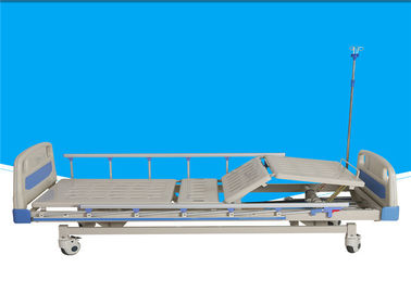 Składane korby ABS Ręczne łóżko szpitalne odłączane ze stołem jadalnym / statywem IV